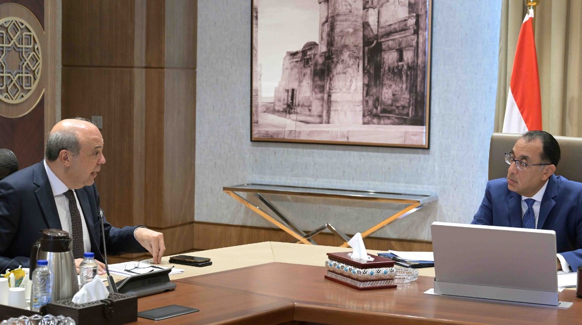 وزير الطيران يكشف تفاصيل تطوير مطاري “برج العرب” و”العلمين” وموعد التشغيل وزير الطيران يكشف تفاصيل تطوير مطاري “برج العرب” و”العلمين” وموعد التشغيل