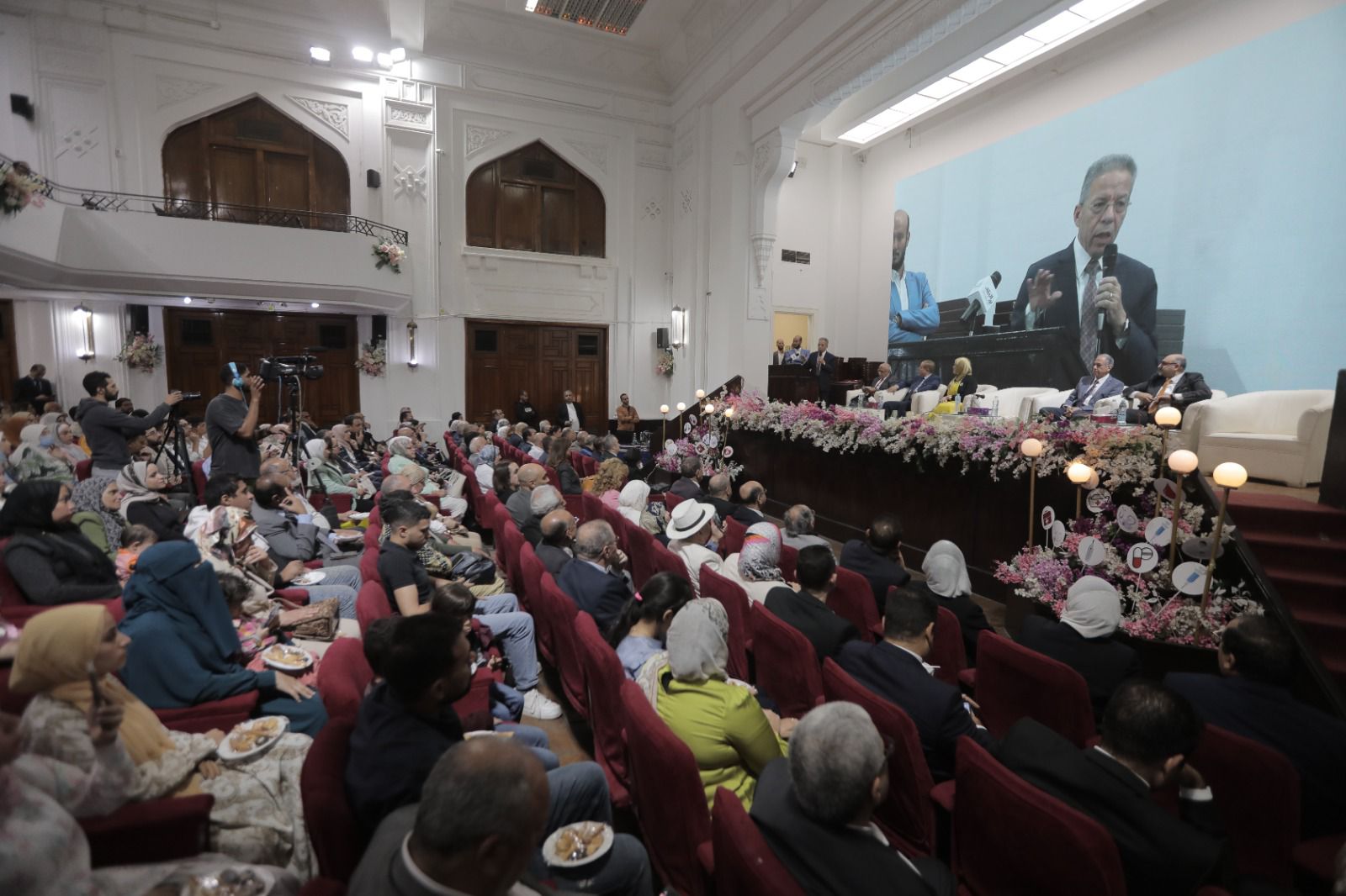 انفراجة قريبة في أزمة التصالح على العيادات.. أخبار سارة لآلاف الأطباء 