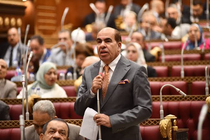 الهضيبي يطالب باستيضاح سياسة الحكومة لمكافحة جرائم الابتزاز الإلكتروني