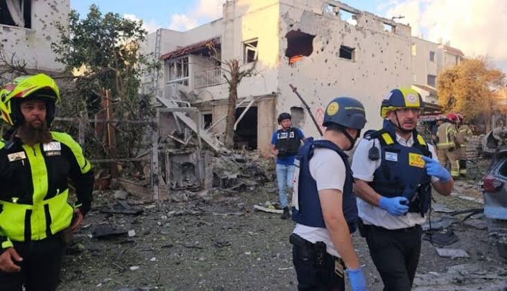 مقتل إسرائيليين جراء سقوط صواريخ على شرق حيفا