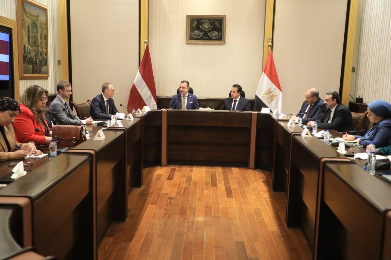 وزير الصحة يستعرض سبل تعزيز التعاون مع نظيره فى جمهورية لاتفيا وزير الصحة يستعرض سبل تعزيز التعاون مع نظيره فى جمهورية لاتفيا