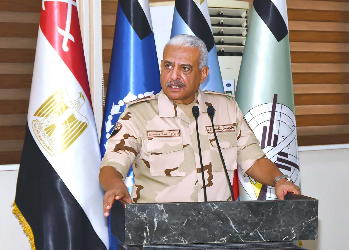 الإعلان عن قبول خريجي الجامعات من المتميزين في رياضة الفروسية للعمل كضباط مكلفين بالقوات المسلحة الإعلان عن قبول خريجي الجامعات من المتميزين في رياضة الفروسية للعمل كضباط مكلفين بالقوات المسلحة