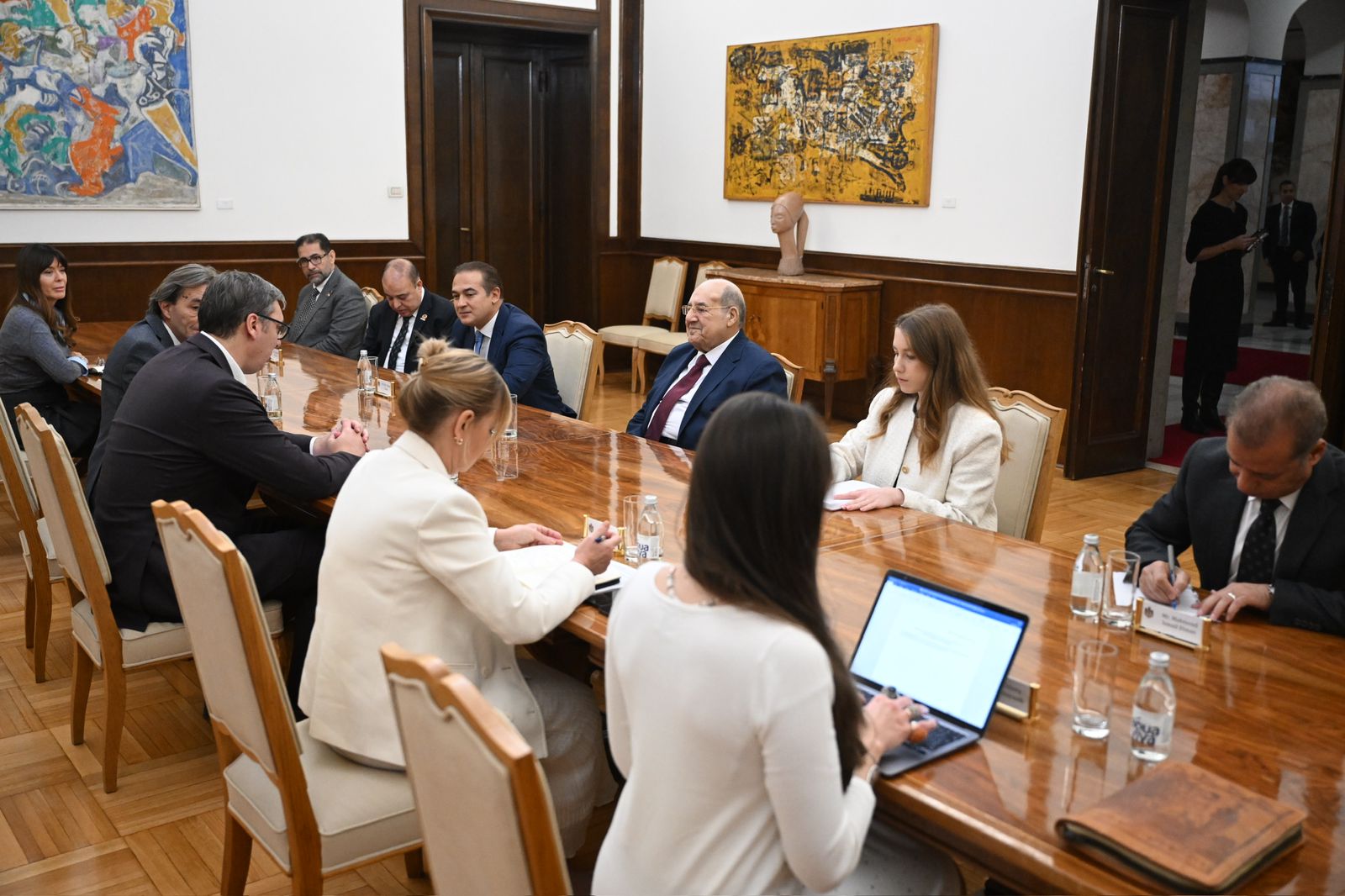 رئيس صربيا يلتقى رئيس مجلس الشيوخ ويرحب بالاستثمارات المصرية في بلاده رئيس صربيا يلتقى رئيس مجلس الشيوخ ويرحب بالاستثمارات المصرية في بلاده