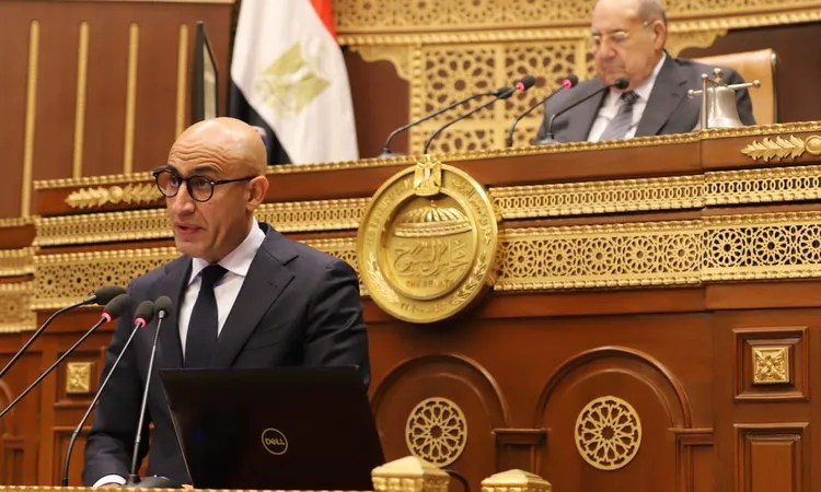 أمام الشيوخ.. «عبد اللطيف» يستعرض التحديات التي تواجه منظومة التعليم في مصر