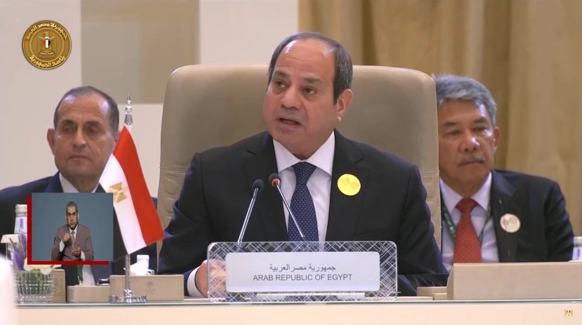 السيسي: سنقف ضد مخططات تهجير الفلسطينيين أو نقلهم قسريًا السيسي: سنقف ضد مخططات تهجير الفلسطينيين أو نقلهم قسريًا