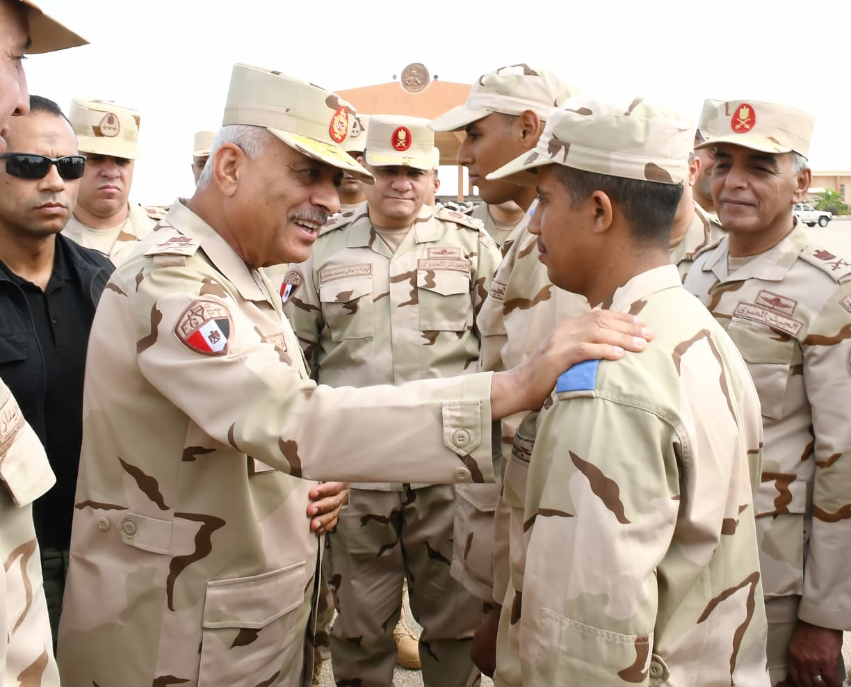 وزير الدفاع يتفقد عددًا من مراكز تدريب إعداد وتأهيل المجندين بالقوات المسلحة