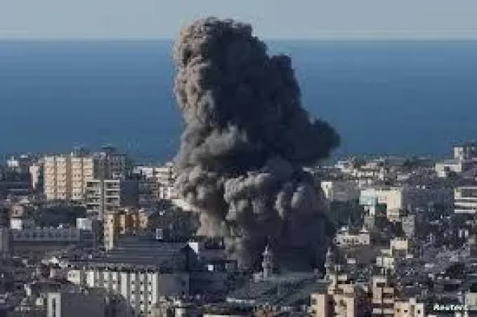 طائرات مسيرة تستهدف القوات الأمريكية فى حقل غاز كونيكو بريف دير الزور الشرقي طائرات مسيرة تستهدف القوات الأمريكية فى حقل غاز كونيكو بريف دير الزور الشرقي