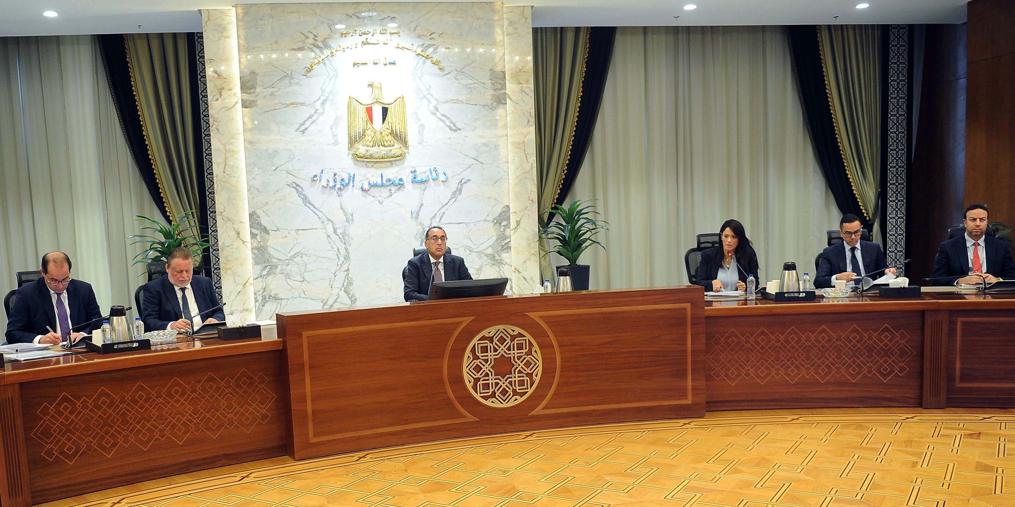 مدبولى: الحكومة تستهدف استدامة المسار النزولى للدين الخارجى مدبولى: الحكومة تستهدف استدامة المسار النزولى للدين الخارجى