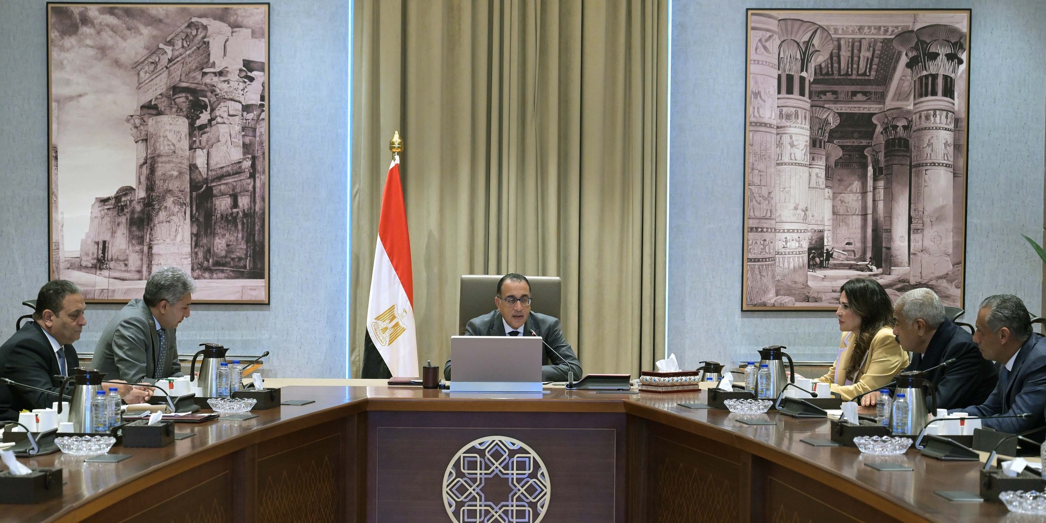 رئيس الوزراء: تطوير المطارات والسياحة أولوية لدعم الاقتصاد رئيس الوزراء: تطوير المطارات والسياحة أولوية لدعم الاقتصاد