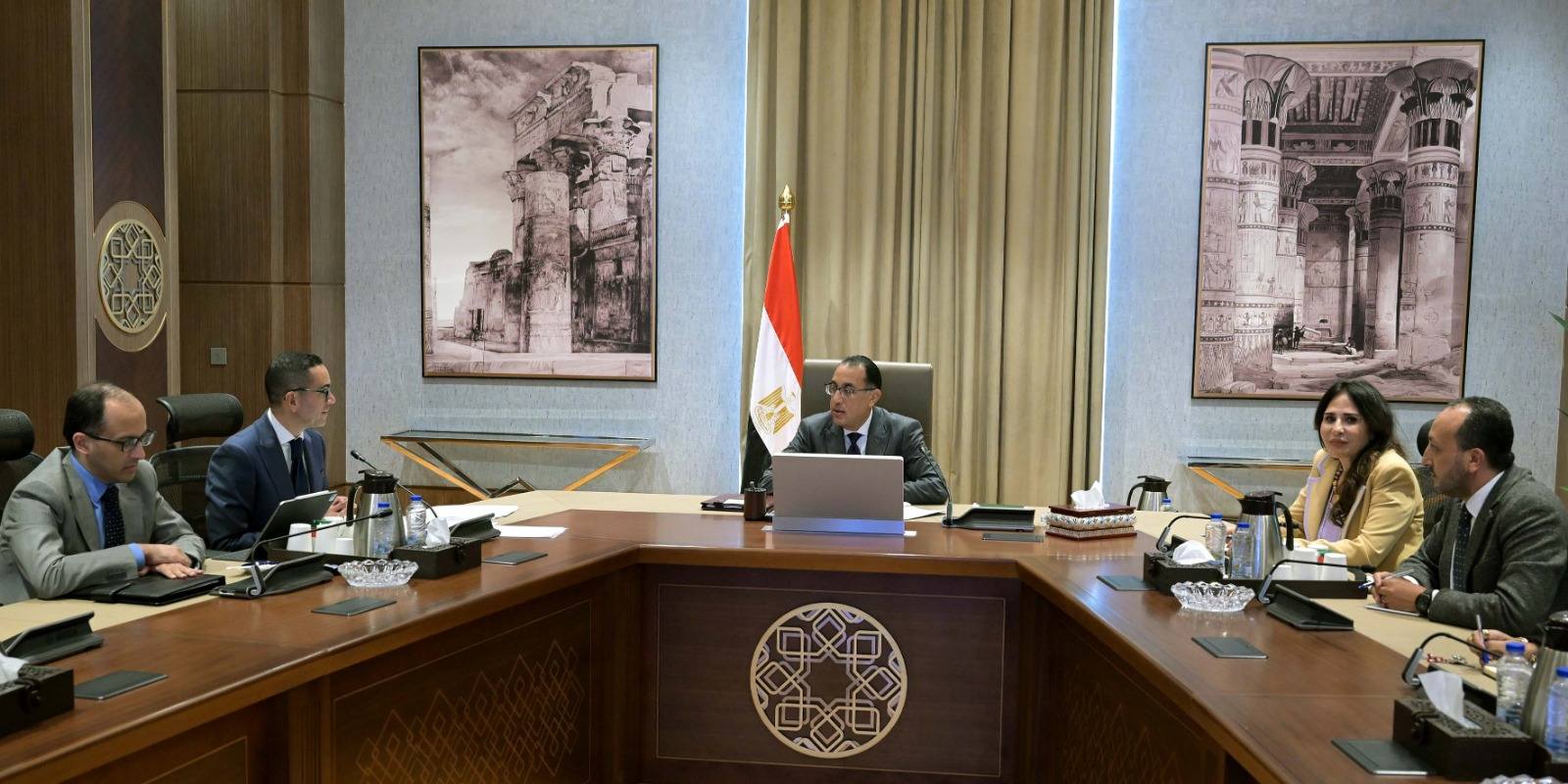 رئيس الوزراء يستعرض مع وزير الاستثمار جهود صندوق مصر السيادى لجذب الاستثمارات