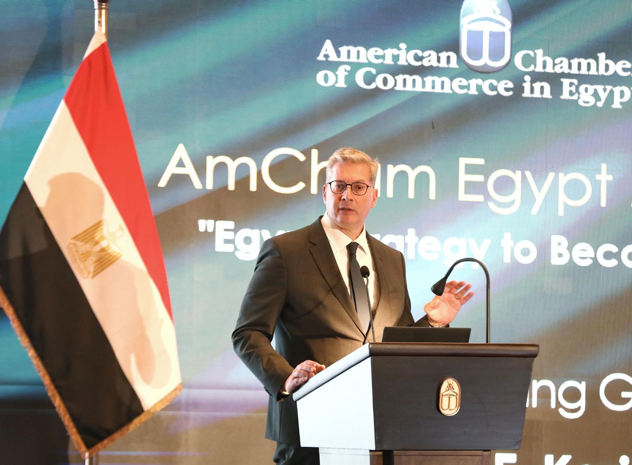 وزير البترول: زيادة إنتاج البترول والغاز 200 مليون قدم3غاز و 39 ألف برميل يومياً وزير البترول: زيادة إنتاج البترول والغاز 200 مليون قدم3غاز و 39 ألف برميل يومياً