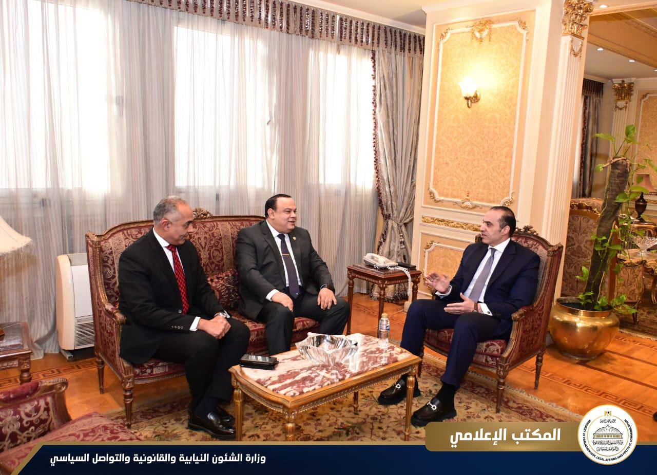 وزير الشئون النيابية يستقبل رئيس الهيئة الوطنية للانتخابات ومدير جهازها التنفيذي وزير الشئون النيابية يستقبل رئيس الهيئة الوطنية للانتخابات ومدير جهازها التنفيذي