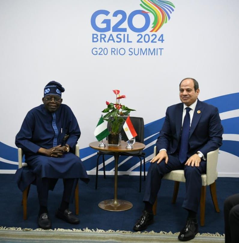 على هامش قمة العشرين..الرئيس السيسي يلتقي نظيره النيجيري على هامش قمة العشرين..الرئيس السيسي يلتقي نظيره النيجيري