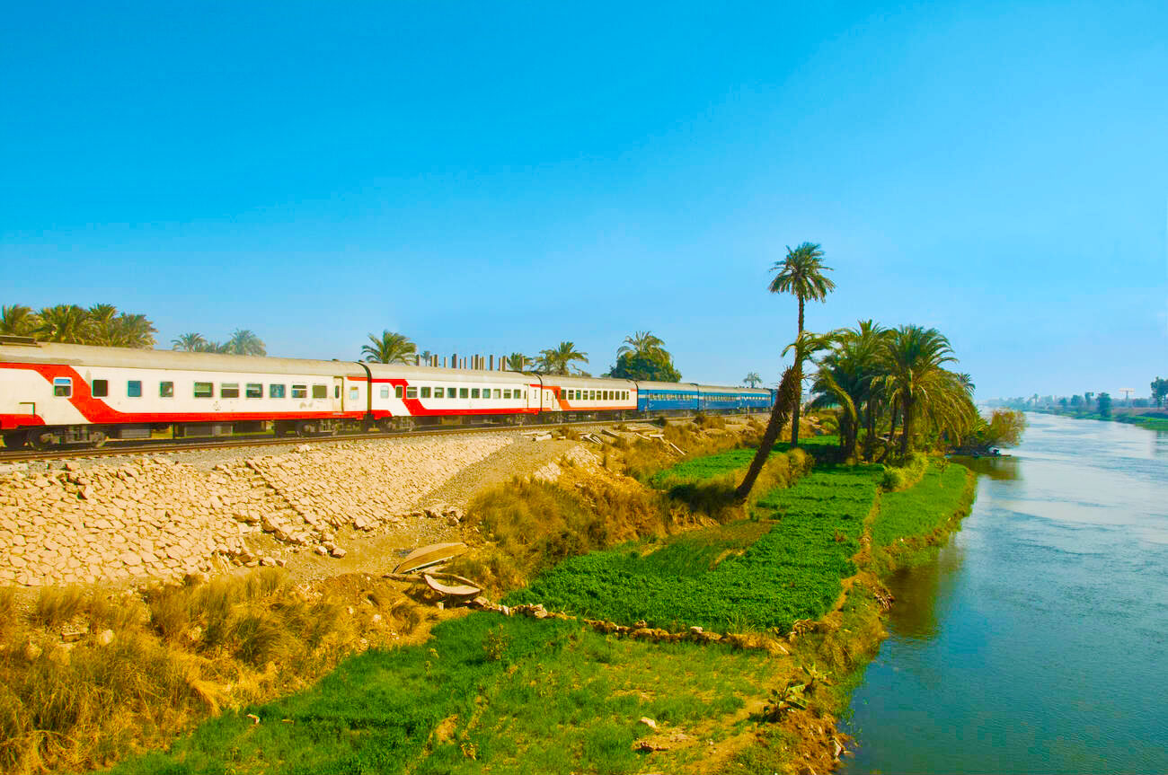سكك حديد مصر تُطلق خدمة قطارات مكيفة جديدة بين القاهرة ونجع حمادي سكك حديد مصر تُطلق خدمة قطارات مكيفة جديدة بين القاهرة ونجع حمادي