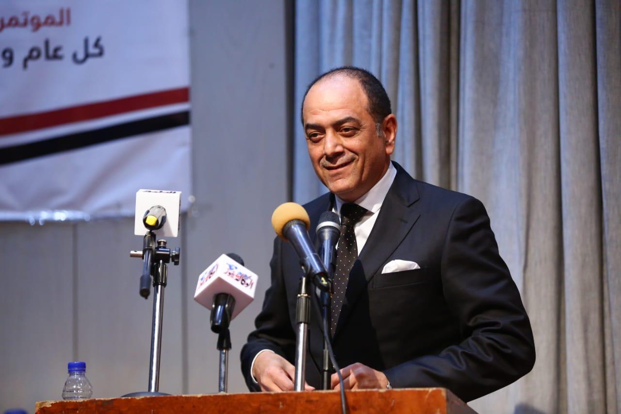 أسامة الشاهد يفوز برئاسة حزب الحركة الوطنية بالتزكية