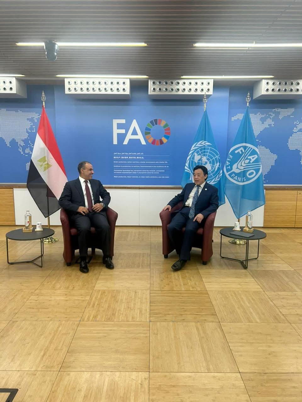 وزير الخارجية والهجرة يلتقي بمُدير عام منظمة الأغذية والزراعة “الفاو”