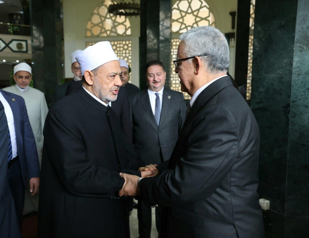 شيخ الأزهر يستقبل المستشار حنفي جبالي رئيس مجلس النواب شيخ الأزهر يستقبل المستشار حنفي جبالي رئيس مجلس النواب