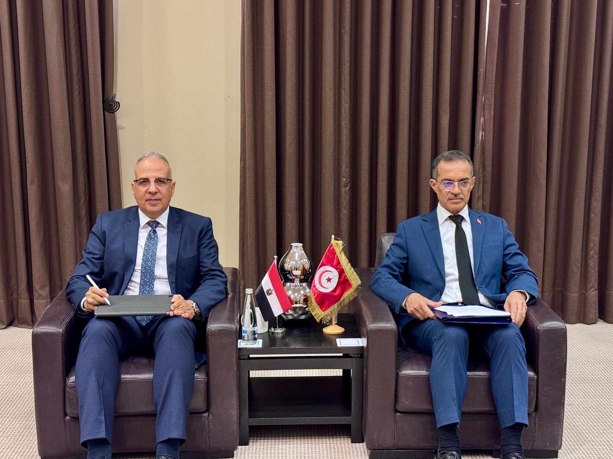 وزير الموارد المائية يلتقى نظيرة التونسي ضمن فعاليات الدورة السادسة عشر للمجلس الوزاري العربي للمياه
