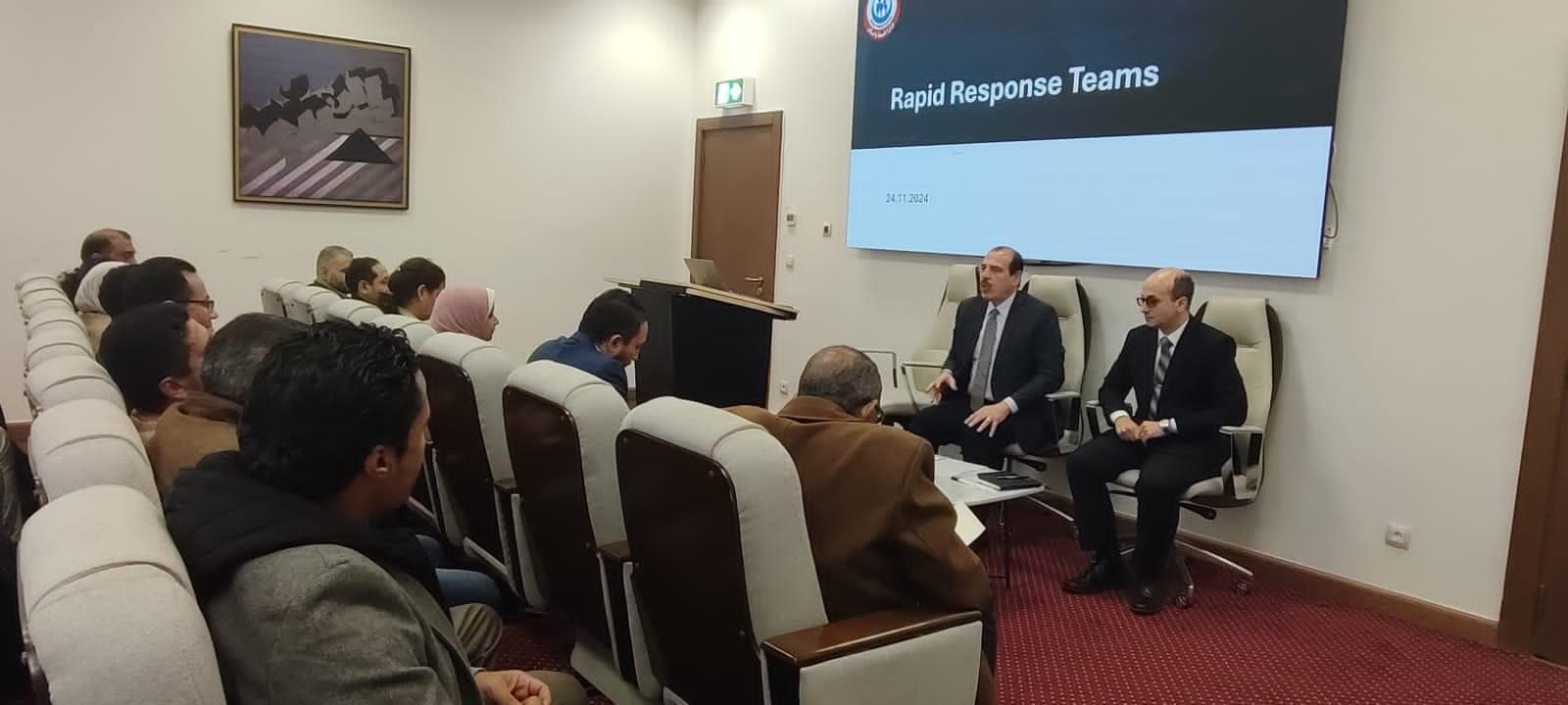 نائب وزير الصحة يعقد اجتماعًا لمناقشة تأهيل ورفع كفاءة فرق الاستجابة السريعة نائب وزير الصحة يعقد اجتماعًا لمناقشة تأهيل ورفع كفاءة فرق الاستجابة السريعة