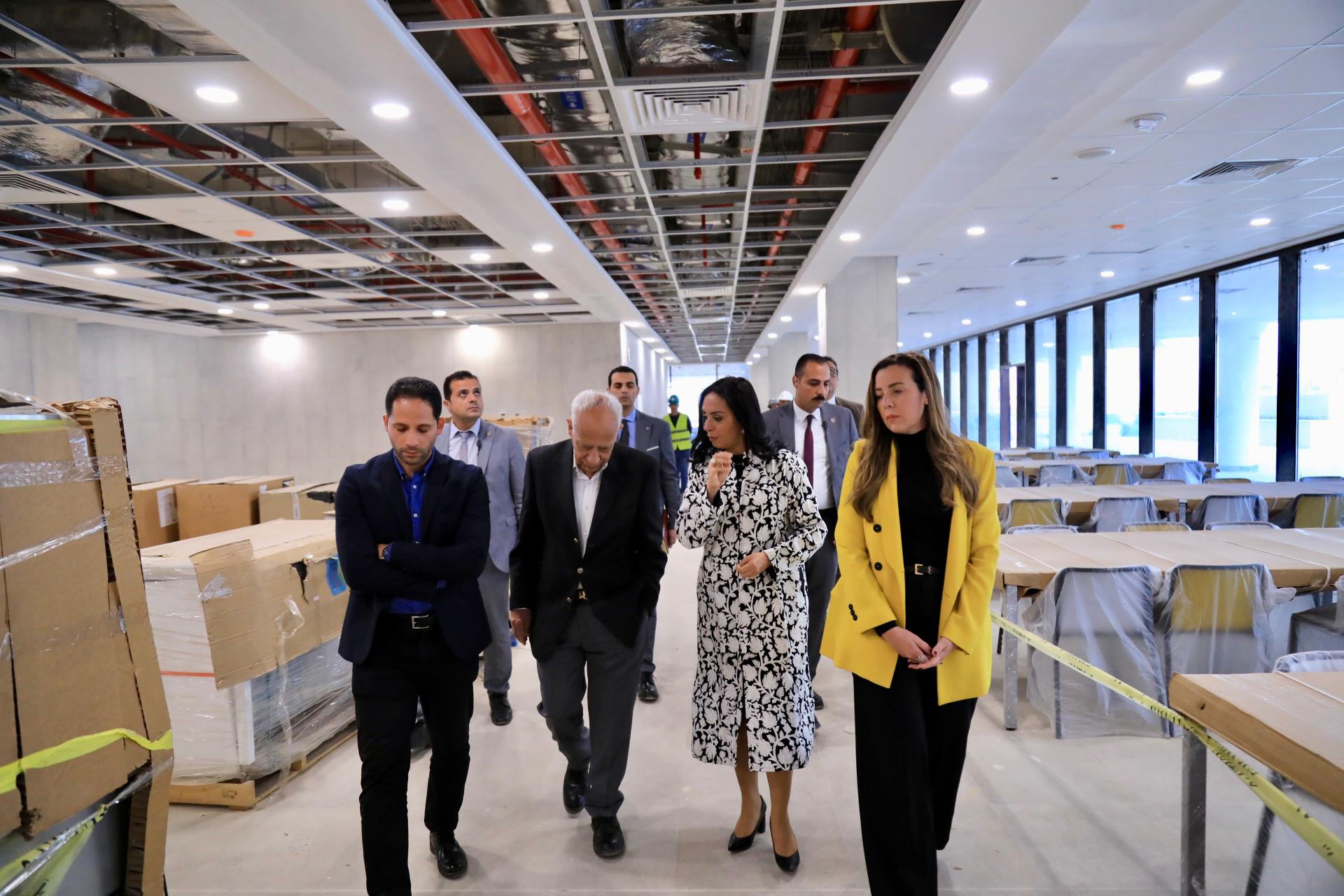 مايا مرسي تتفقد أعمال إنشاء مركز مؤسسة مجدي يعقوب العالمي لأمراض القلب