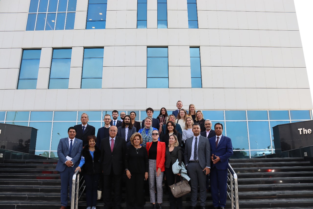 القومي لحقوق الإنسان يعقد اجتماعا موسعا مع وفد الاتحاد الأوروبي القومي لحقوق الإنسان يعقد اجتماعا موسعا مع وفد الاتحاد الأوروبي