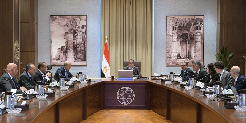 رئيس الوزراء يلتقي مسئولي شركة “جريت وول” عملاق صناعة السيارات الصيني