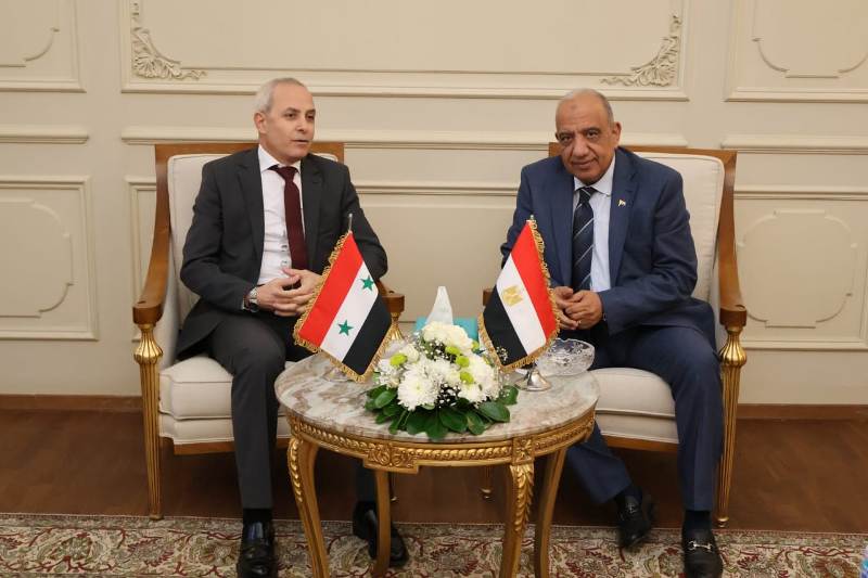 وزير الكهرباء يلتقي نظيره السوري لبحث سبل دعم وتعزيز التعاون بين البلدين