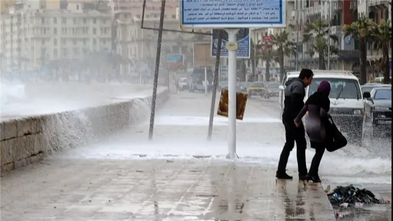 “نوة قاسم” تضرب الإسكندرية .. الكهرباء تعلن الطوارئ