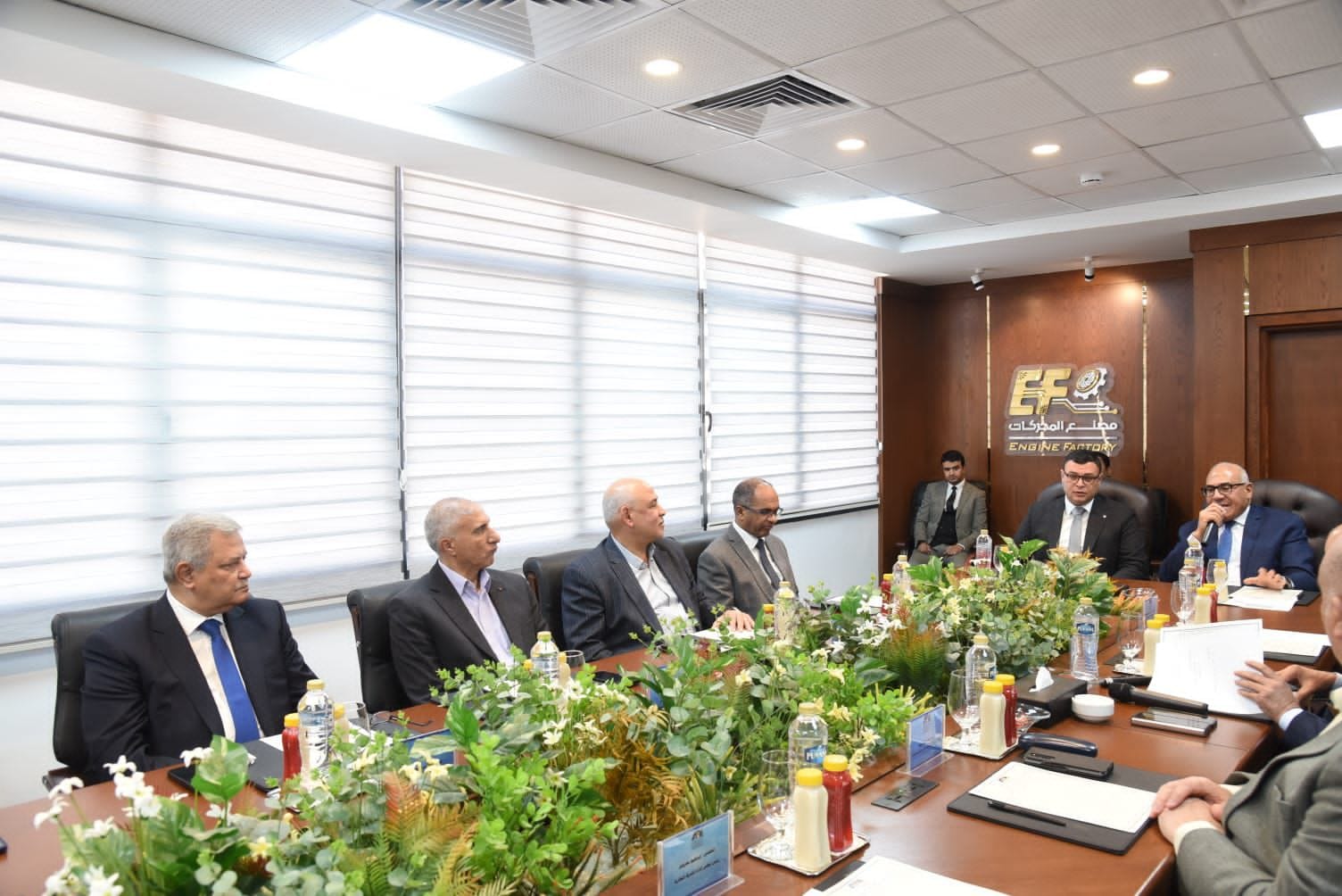 وزير الإسكان ورئيس الهيئة العربية للتصنيع يبحثان سبل التعاون فى تصنيع المهام الكهروميكانيكية وزير الإسكان ورئيس الهيئة العربية للتصنيع يبحثان سبل التعاون فى تصنيع المهام الكهروميكانيكية
