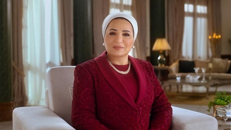 قرينة الرئيس السيسي تدلي بصوتها فى انتخابات الشيوخ 2025 بمصر الجديدة