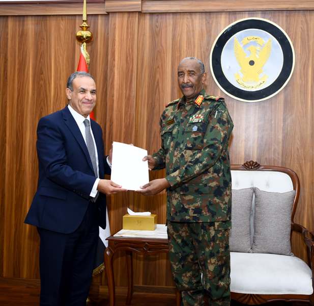 وزير الخارجية يؤكد على حرص مصر على الانخراط في الجهود تحقيق استقرار السودان الشقيق وزير الخارجية يؤكد على حرص مصر على الانخراط في الجهود تحقيق استقرار السودان الشقيق