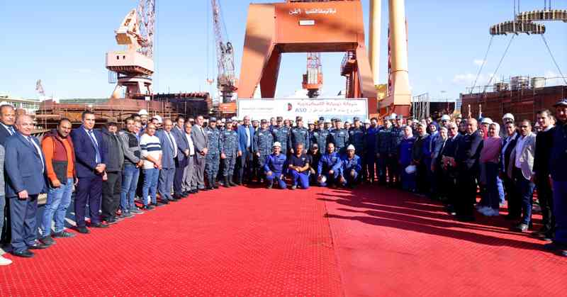 قائد القوات البحرية يشهد تدشين القاطرة الثالثة من طراز ASD قائد القوات البحرية يشهد تدشين القاطرة الثالثة من طراز ASD