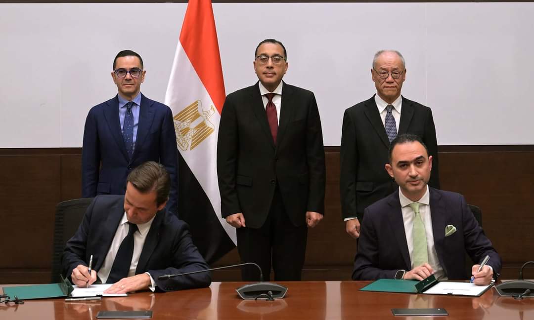 بمكون محلي يتجاوز 54%.. “نيسان مصر” تُوقّع عقد استثمار لتصنيع طراز ثالث في مصر بمكون محلي يتجاوز 54%.. “نيسان مصر” تُوقّع عقد استثمار لتصنيع طراز ثالث في مصر