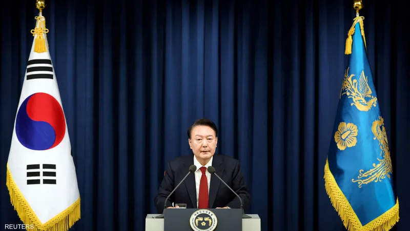 التحقيق مع رئيس كوريا الجنوبية بتهمة الخيانة والقبض على وزير الدفاع السابق التحقيق مع رئيس كوريا الجنوبية بتهمة الخيانة والقبض على وزير الدفاع السابق