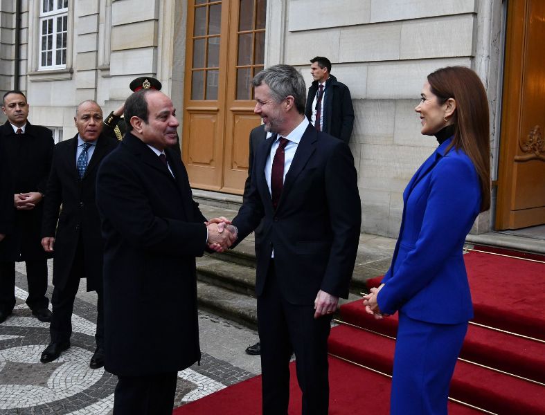 إلى ثاني محطات جولته الأوروبية.. الرئيس السيسي يُغادر الدنمارك ويتجه إلى النرويج إلى ثاني محطات جولته الأوروبية.. الرئيس السيسي يُغادر الدنمارك ويتجه إلى النرويج