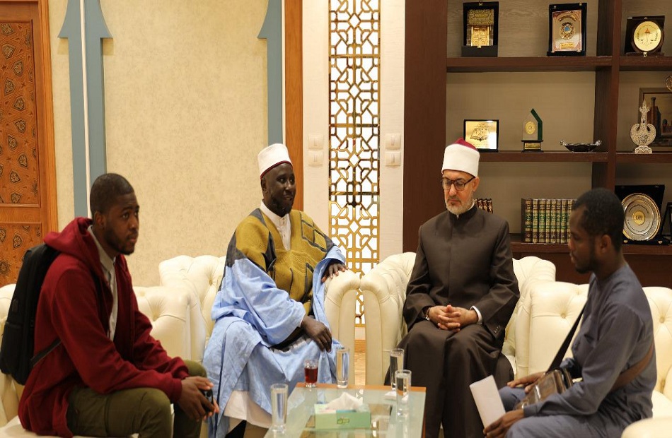المفتي يبحث سُبُل التعاون في تدريب أئمة الكاميرون على الإفتاء