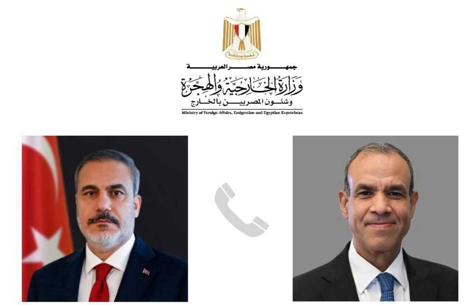 خارجية مصر وتركيا يتفقان على تبني عملية سياسية لإعادة الاستقرار وإعمار سوريا