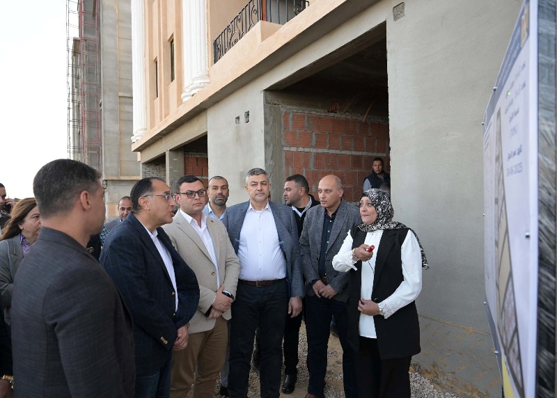 رئيس الوزراء يتفقد مشروعات للإسكان الاستثماري بمدينة بورفؤاد