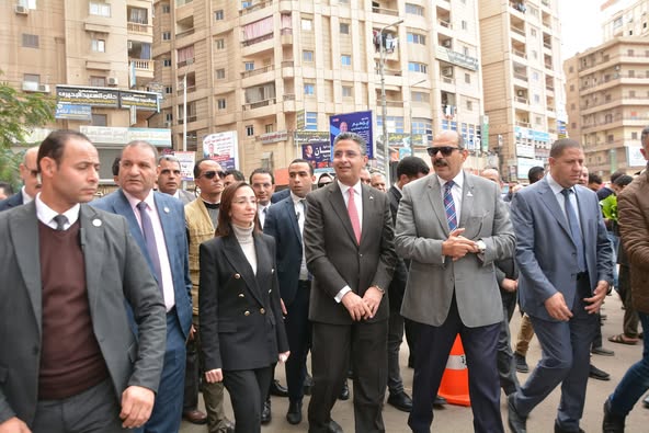 وزير التموين والتجارة الداخلية ومحافظ البحيرة يتفقدا مشروع سيارات شباب الخريجين وزير التموين والتجارة الداخلية ومحافظ البحيرة يتفقدا مشروع سيارات شباب الخريجين