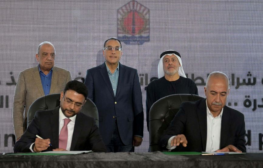 مدبولي يشهد توقيع اتفاقيات شراء الطاقة وإتاحة الأرض لتنفيذ طاقة الرياح بخليج السويس مدبولي يشهد توقيع اتفاقيات شراء الطاقة وإتاحة الأرض لتنفيذ طاقة الرياح بخليج السويس