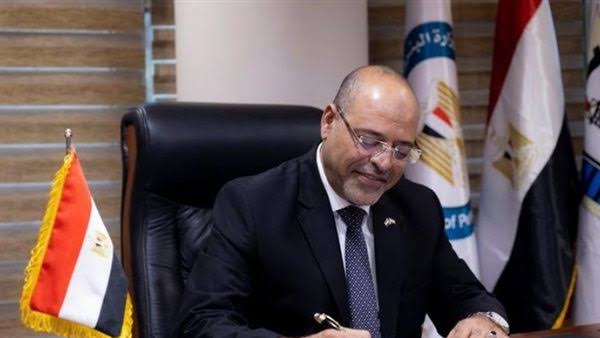 لـ 1000 جنيه.. وزير العمل يُقرر زيادة المنح الدورية للعمالة غير المنتظمة لـ 1000 جنيه.. وزير العمل يُقرر زيادة المنح الدورية للعمالة غير المنتظمة