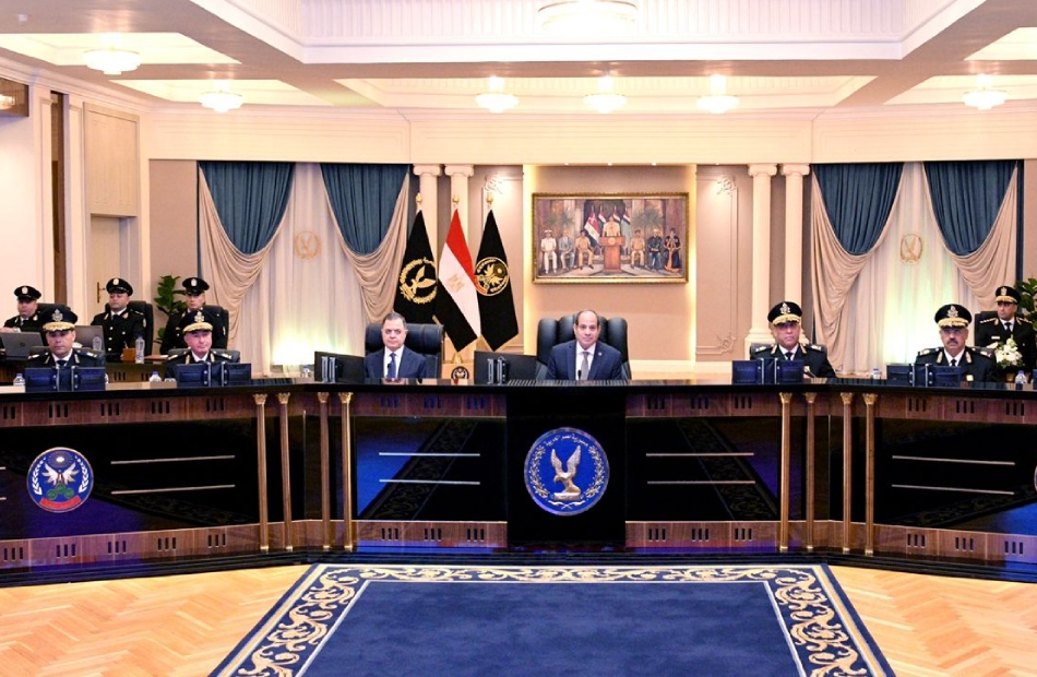 الرئيس السيسي يتابع اختبارات كشف الهيئة للطلبة والطالبات بكلية الشرطة الرئيس السيسي يتابع اختبارات كشف الهيئة للطلبة والطالبات بكلية الشرطة