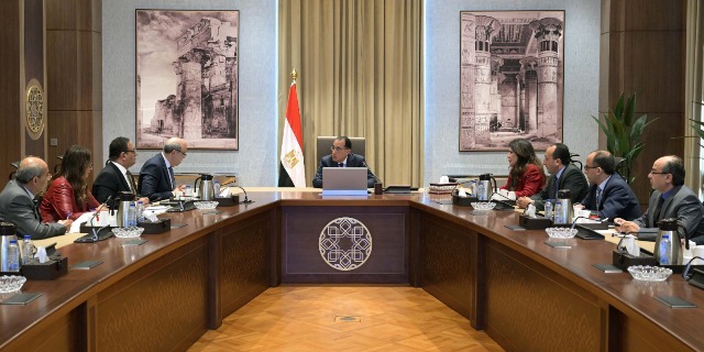 «مدبولي»: الرئيس السيسي يوجه بالارتقاء بمنظومة المطارات وتحسين مستوى الخدمات «مدبولي»: الرئيس السيسي يوجه بالارتقاء بمنظومة المطارات وتحسين مستوى الخدمات