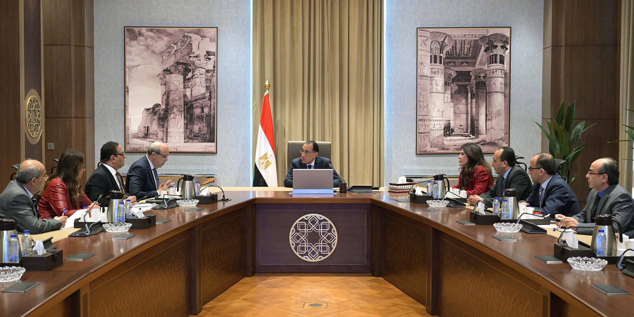 رئيس الوزراء يُتابع مشروع “بوابة الجمهورية الجديدة” لرفع كفاءة مطار القاهرة الدولي رئيس الوزراء يُتابع مشروع “بوابة الجمهورية الجديدة” لرفع كفاءة مطار القاهرة الدولي