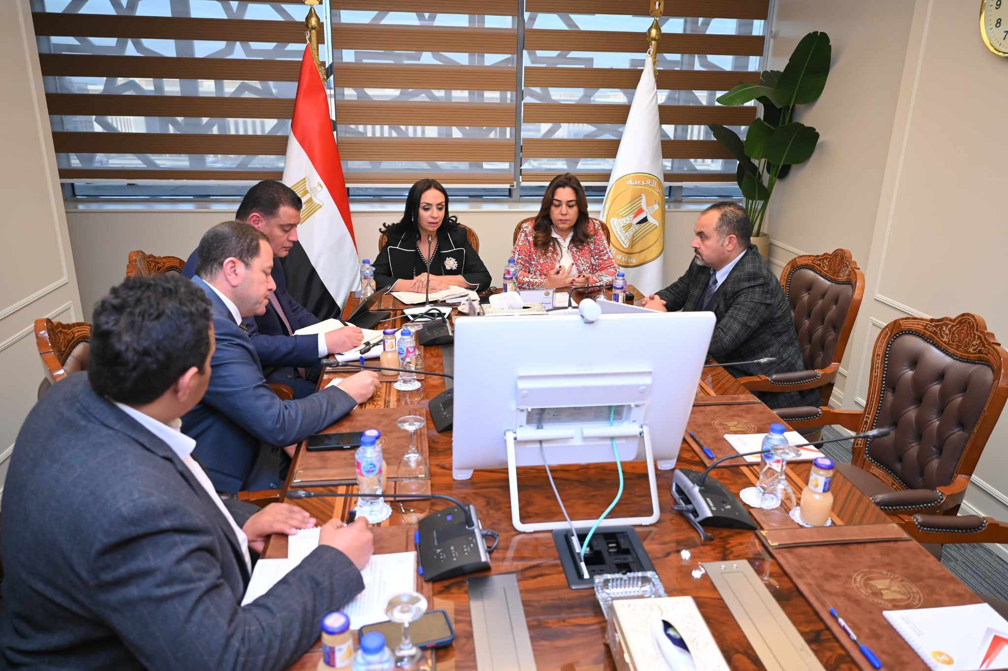 التنمية المحلية والتضامن يبحثان رفع كفاءة منازل الفئات الأولى بالرعاية