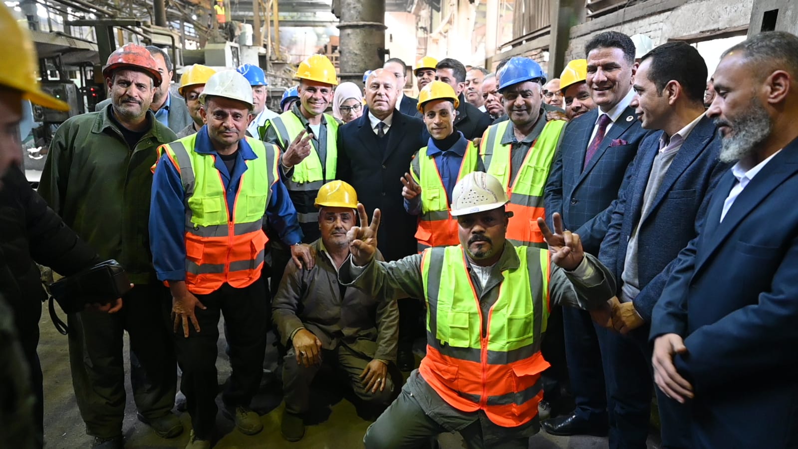 بعد توقفها لمدة عامين وإعادة تشغيلها.. وزير النقل يتفقد سير العمل وخطوط الإنتاج بشركة النصر للمسبوكات