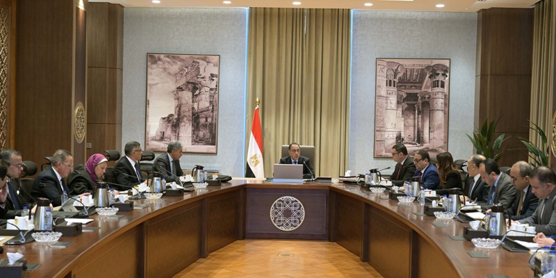 «مدبولي»: يستعرض الفرص السياحية بالمنطقة المحيطة بهضبة الأهرام