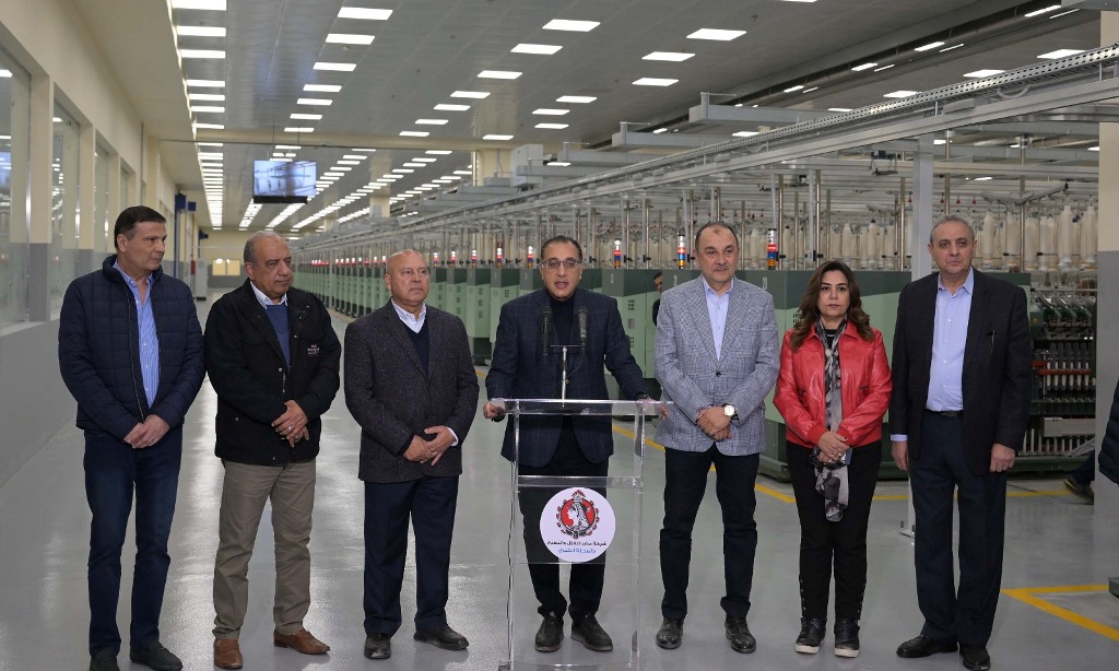 رئيس الوزراء: لم تدخر الدولة المصرية جهدا للنهوض بصناعة الغزل والنسيج رئيس الوزراء: لم تدخر الدولة المصرية جهدا للنهوض بصناعة الغزل والنسيج