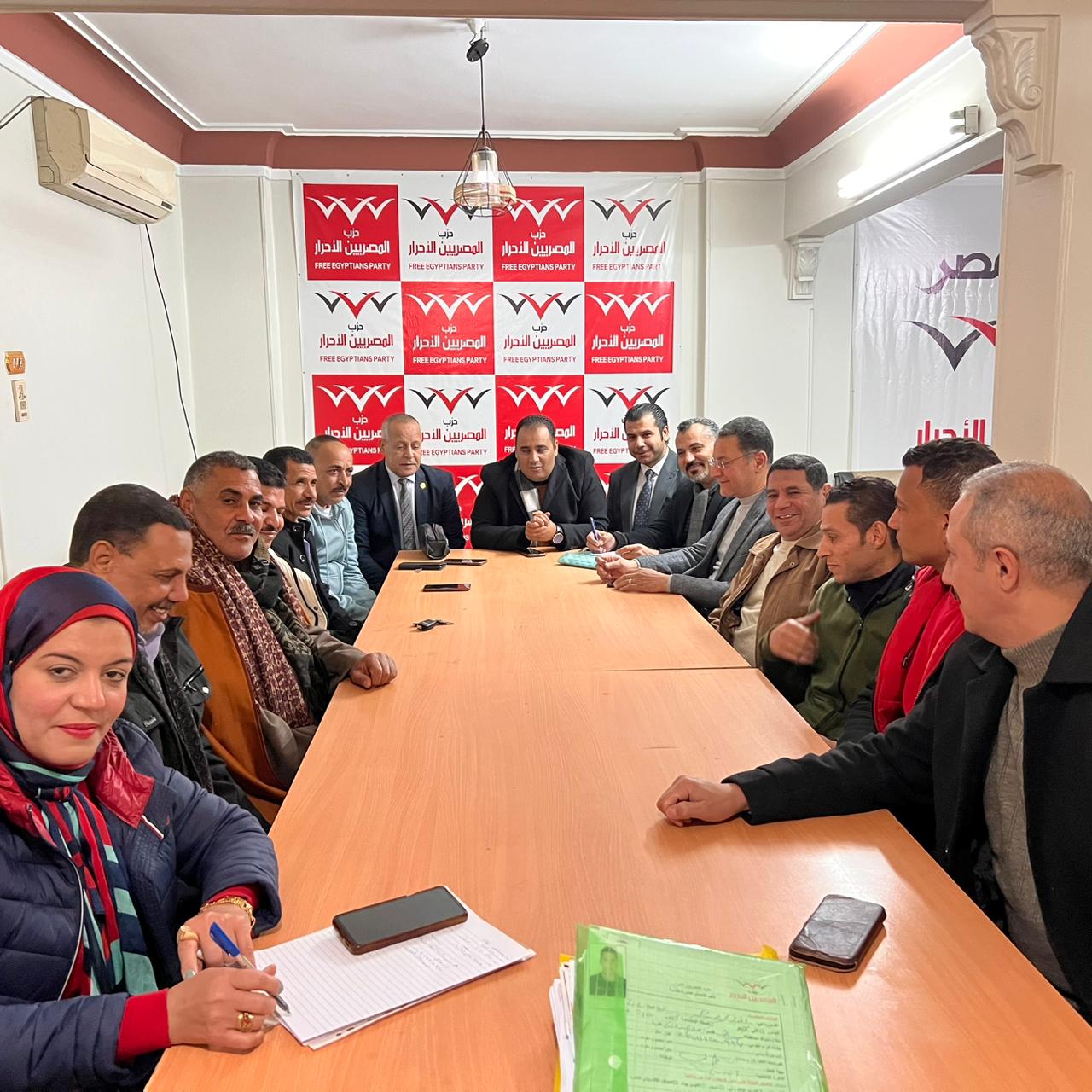 « المصريين الأحرار » يتبني مواجهة الشائعات وتكثيف الأنشطة في المرحلة المقبلة بأسيوط