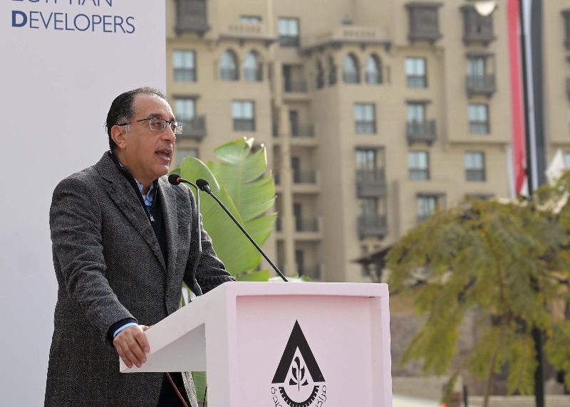 «مدبولي» يتفقد مشروع “أرابيسك” بسور مجرى العيون